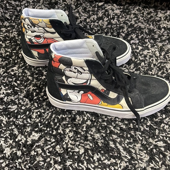 VANS LIMITED EDITION Disney x Sk8-Hi 'Mickey and Friends - Picture 8 of 9